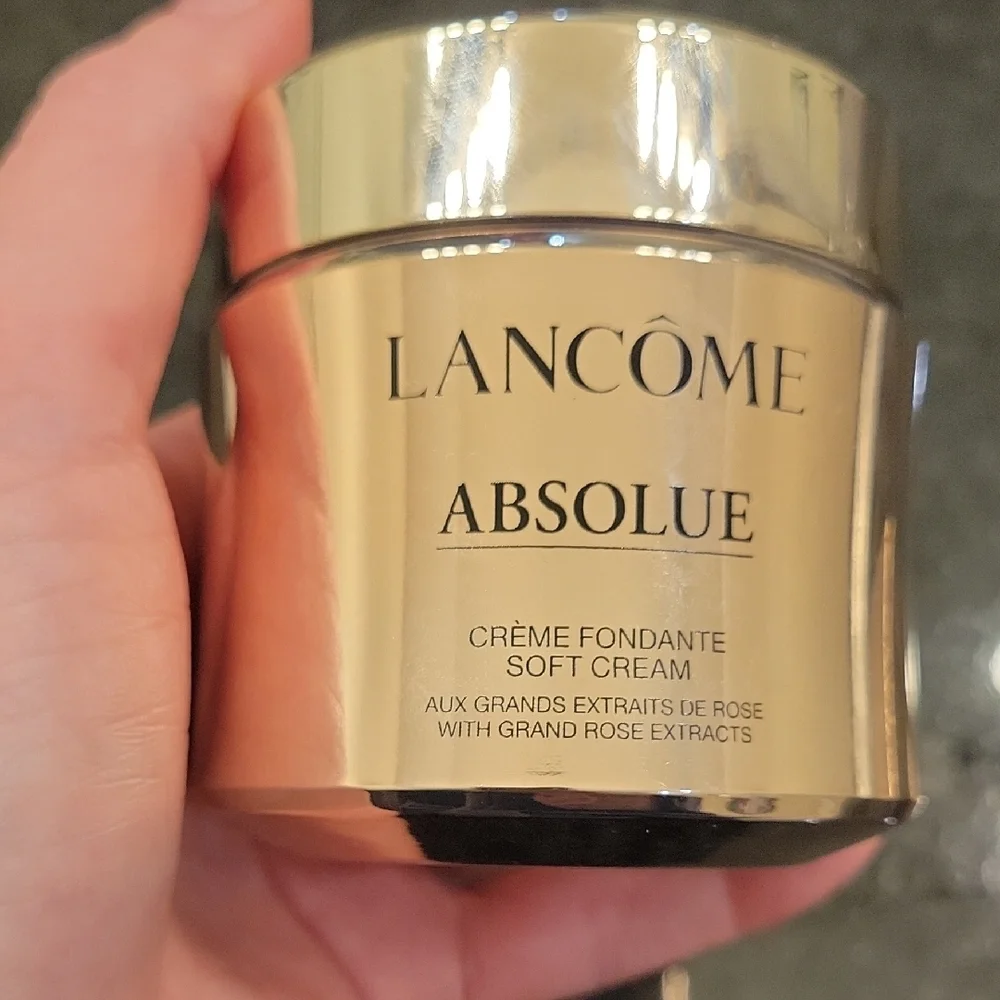 Lancome Absolue Revitalizing Brightening Soft Cream - Gold - Picture 8 of 15
